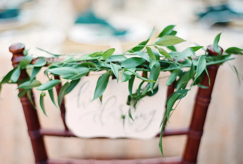 Détails raffinés d’une décoration de mariage romantique à Paris